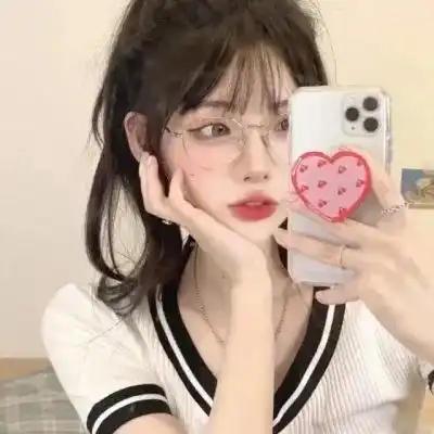 女生头像动心的时候万物复苏