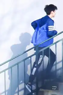 背影都让人心动的男孩