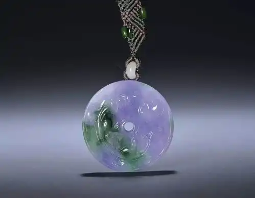翡翠送老人的寓意与选择更佳挂件颜色和含义
