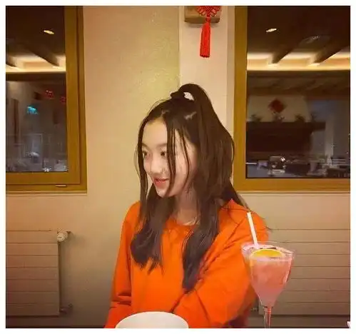 李嫣儿童节晒个性照,改掉签名和头像,放话请收起你的偏见