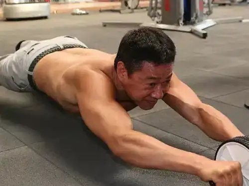 男人的性感部位除了胸,还有背