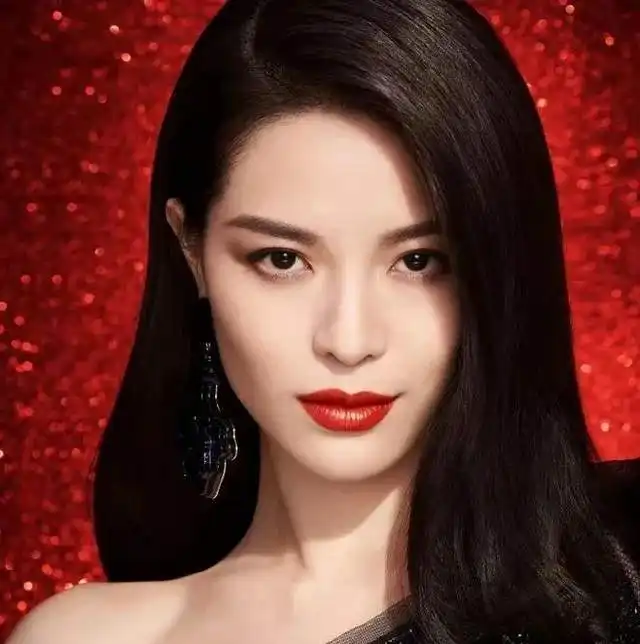 刘亦菲不是神颜天仙吗二次元粉发美到失语,咋一画剑眉就崩了