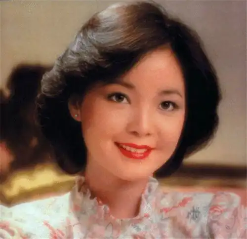 35年前蓝洁瑛曾采访过邓丽君,两大美女轻声细语,引网友无限伤感