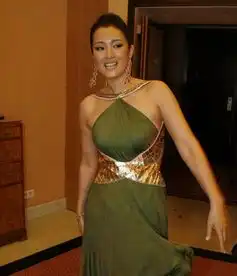 女星肚兜娇艳照大pkbaby最风情黎姿最美颜