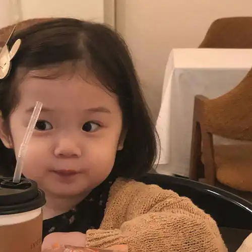 可爱女头萌娃篇风替我偷吻你