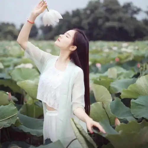 解读女生侧脸怎么拍6个拍摄技巧,拍摄出唯美女神侧脸照