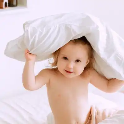 欧美小孩子头像可爱的小孩子看起来很幸福的