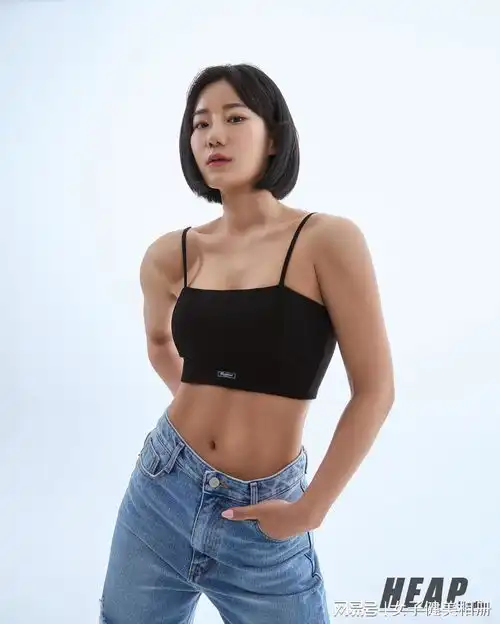 小围度比基尼辣妹气质优雅的韩国健身女神kwongayeong