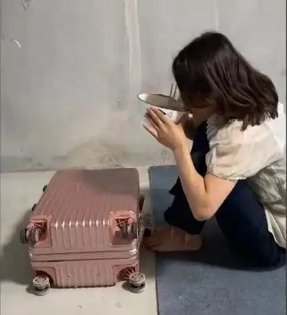95后女孩花光10年积蓄买房,引起网友嘲讽女孩子有必要买房吗