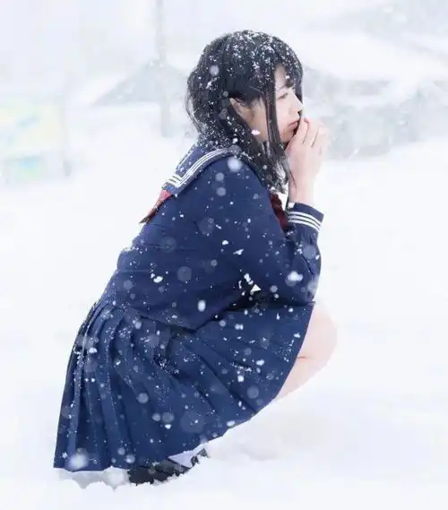 为什么日韩女孩总在冰天雪地里穿短裙