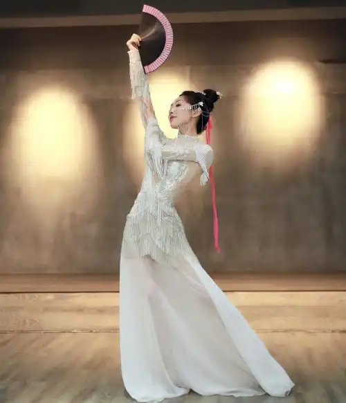 宣璐才是个颜值被低估的女星,穿流苏透视古装,宛如画中古典美人