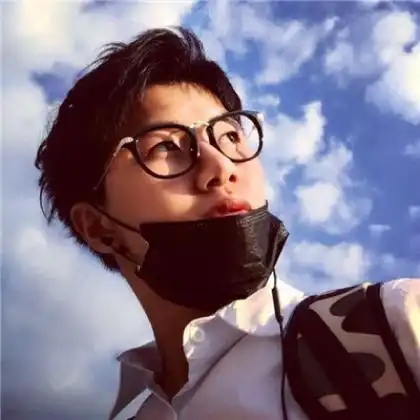 很难过孤独伤感男生头像,一切都好可我一点也不快乐