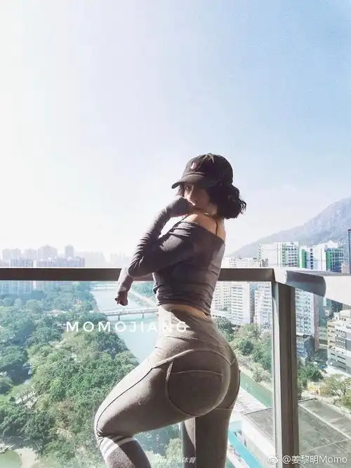 健身女神姜黎明新年写真
