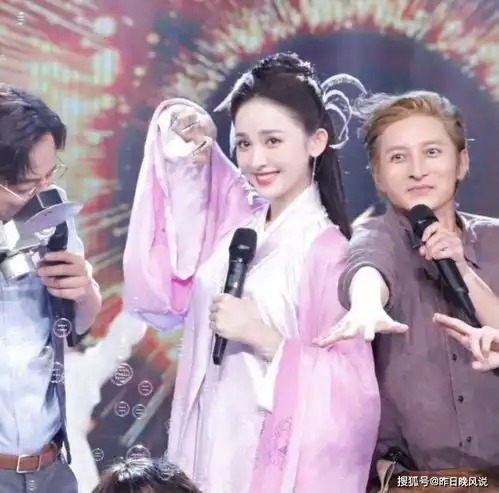 娜扎cos周芷若,毫无形象仰天大笑,黑化造型美出新高度