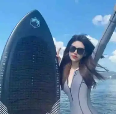 张晓祺否认与周星驰爷孙恋传闻