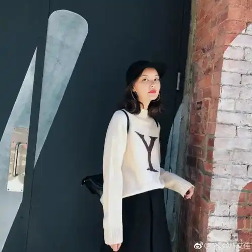 高领毛衣穿不好,外套再贵也不好看啊