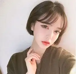 剪短发了