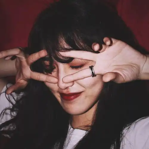 ins复古女头