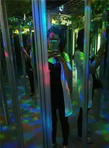 镜子迷宫镜子迷宫梦幻星空馆紫晨游乐