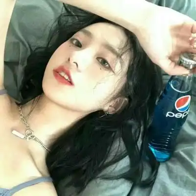 女生允许你喜欢她,会给你这3小信号,傻小子不表白留着过年吗