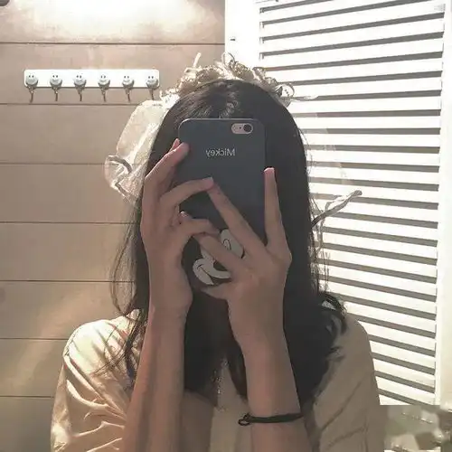 真人女生头像早知现在如此难过悲伤,为何当初要义无反顾的开始
