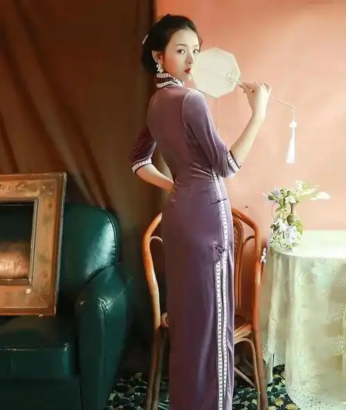 把旗袍穿到极致的女人,俏也妖娆