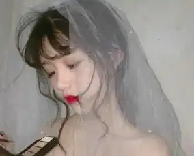网易云热评能不能给我转个账买点草莓,下次我就还你脖子上