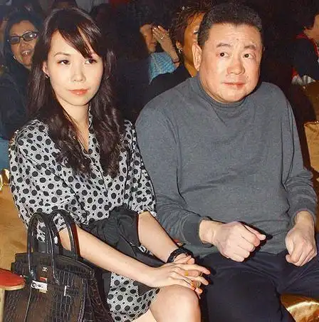 这些女星都抢了闺蜜的男友,一个至今水火不容,一个气到吞药自杀