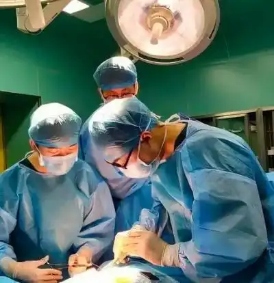闹大了10岁女孩扁桃体手术身亡父母悲痛欲绝