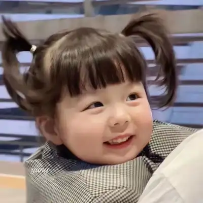 短发女生头像