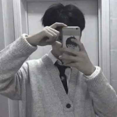 手机挡脸帅哥图片头像男生手机控挡脸帅气