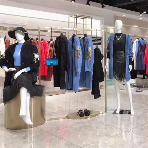 品牌折扣女装店,有个陪伴你的人不容易
