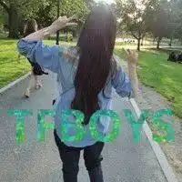 关于女生tfboys的qq头像