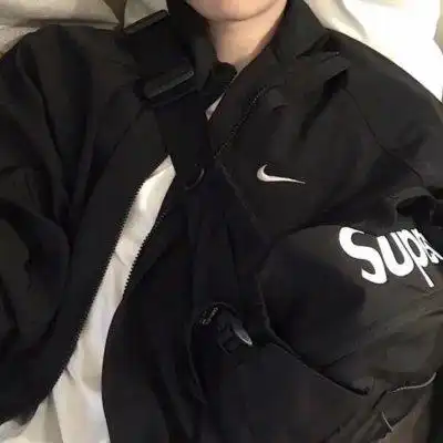 半张脸捂脸手机遮脸用手挡脸男生头像