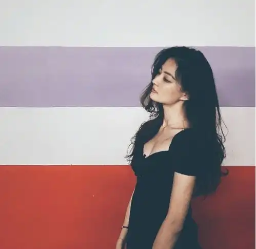 喜欢休闲清爽风格的女生快看看徐璐简洁清爽穿搭,绝对夏季首选