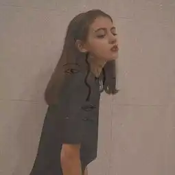 高清时尚的欧美女生头像面对爱情不忘初心