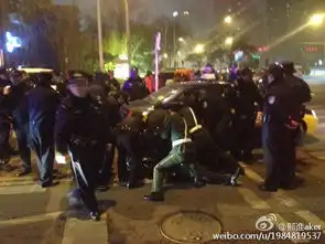 蒙面男北京王府井持枪抢11块名表堵车被抓