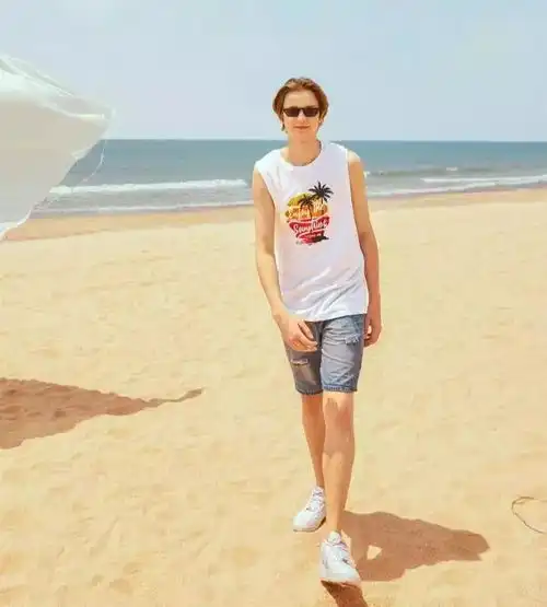 一到夏天就只会穿tshirt这3件上衣百搭又好穿