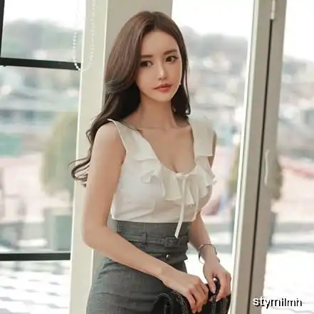 气质优雅的紧身裙美女,穿出柔情女人味,魅力十足
