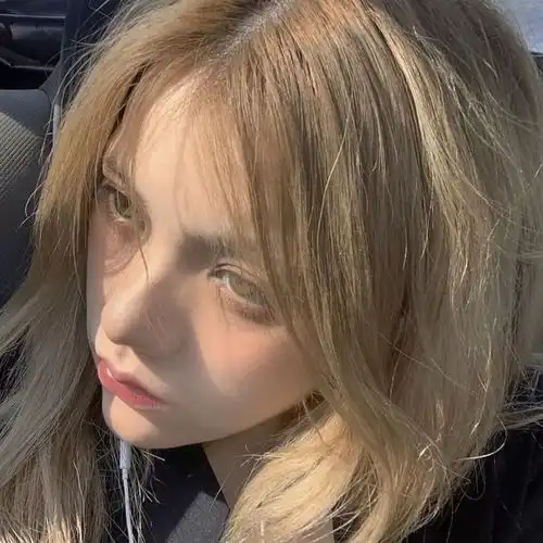 精选优质冷酷风小众好看的女生头像44