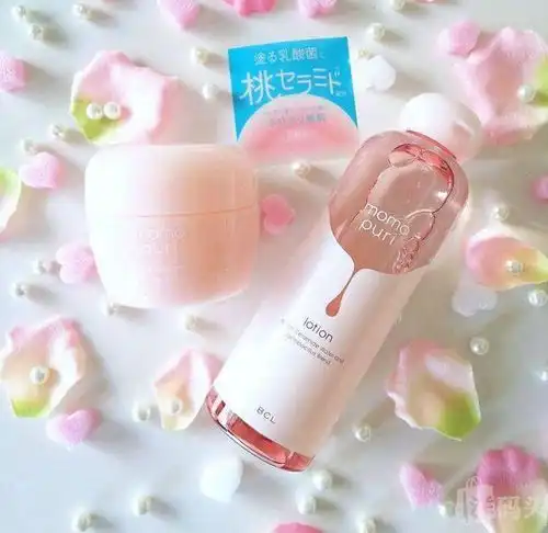这些美白去黄的爽肤水深层补水,紧致毛孔,让肌肤回归婴儿皮肤