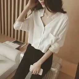 图几的衬衫配图五牛仔裙好看