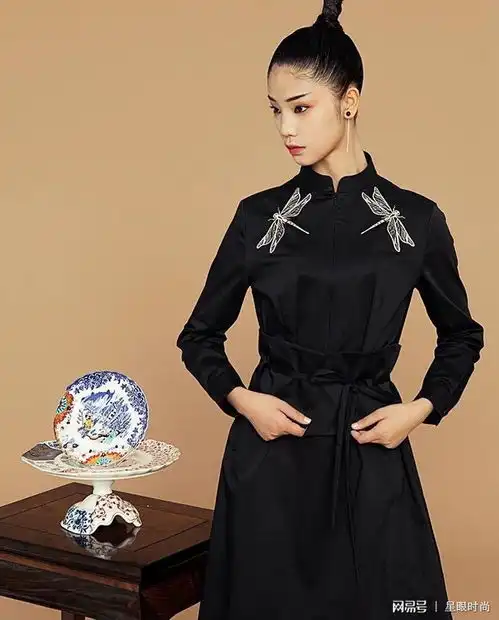 国庆就穿国风旗袍,做一回惊艳时光的古典美人,精致唯美辨识度高