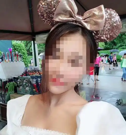 大学生晒自拍被拿去当宣传照,被同学质疑整容,女子莫名其妙