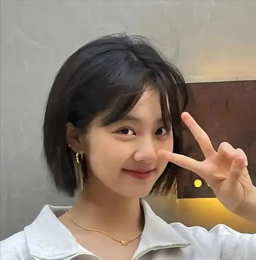 黄磊的女儿,18岁黄多多回国度假,成热议焦点谁的偏见在作祟