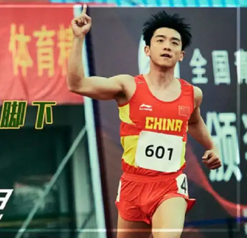 回归做演员惹争议,42岁的李晨演17岁少年,造型毫无违和感
