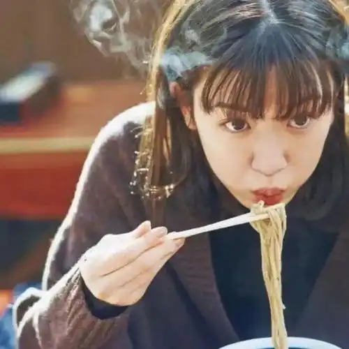 冬日可爱女生头像