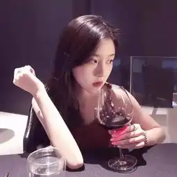 女生头像把难过和不安,全抛到星星的彼端487