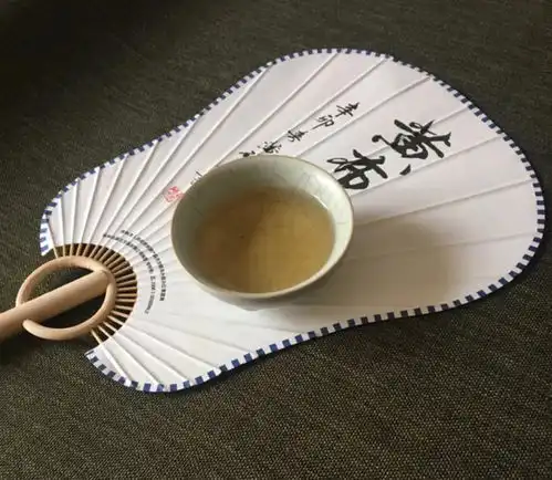 其实女人一杯茶就能取悦自己