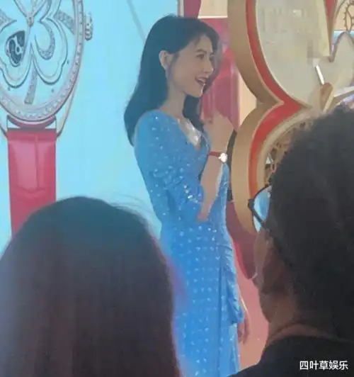 高圆圆线下品牌生图出炉,看到怼脸的五官后,美不美一目了然